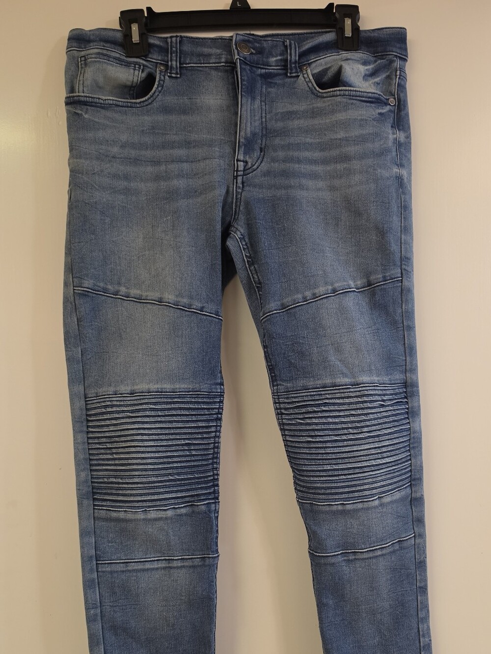 No Boundaries Style Blue Jeans with Ribbed Knee Panels, Size 32x30